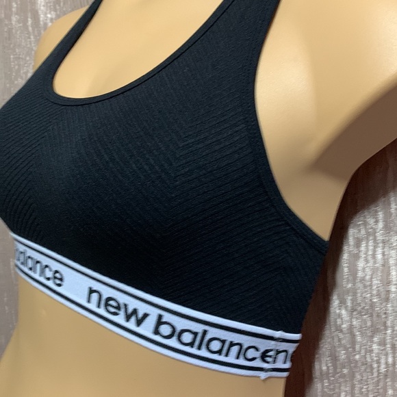 New Balance Sports Bra Black White M - Picture 6 of 11